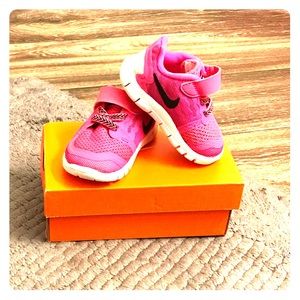 Walker hot pink Nike’s